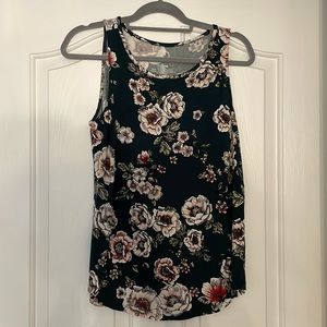 Maurices medium tank top dark green with floral. Super comfy!